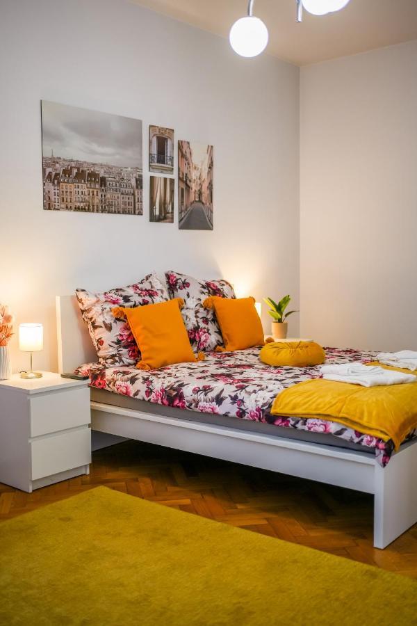 Ultracentral Golden Gatehouse 3 Bdrm Bucharest Exterior photo